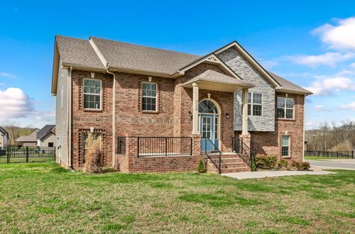 524 Cresthaven Ln, Clarksville, TN, 37043-2198 | Card Image