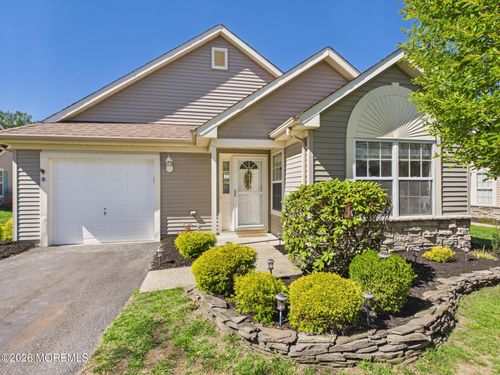 2666 Meadow Lake Dr, Toms River, NJ, 08755-2533 | Card Image