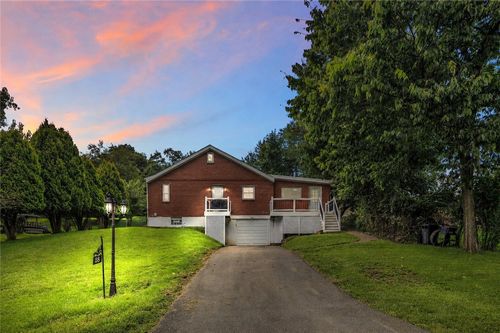 28 Petermans Lane, Penn Hills, PA, 15235 | Card Image