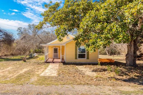 92 Sunrise St, Dale, TX, 78616-2564 | Card Image