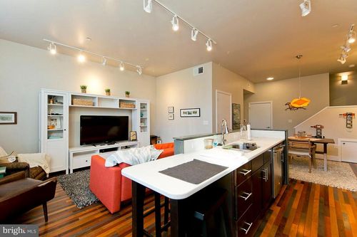 apt-202-122 N Loudoun St, WINCHESTER, VA, 22601-3992 | Card Image