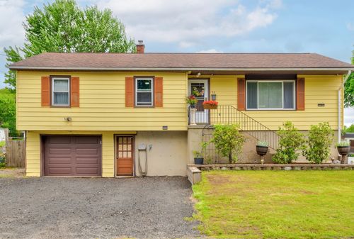 92 Holiday Hl, Waterbury, CT, 06704-2143 | Card Image