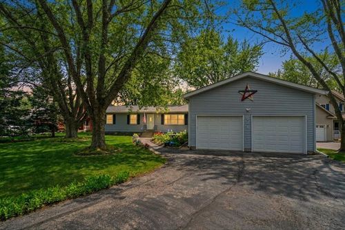 924 Suzy St, Sandwich, IL, 60548-9215 | Card Image