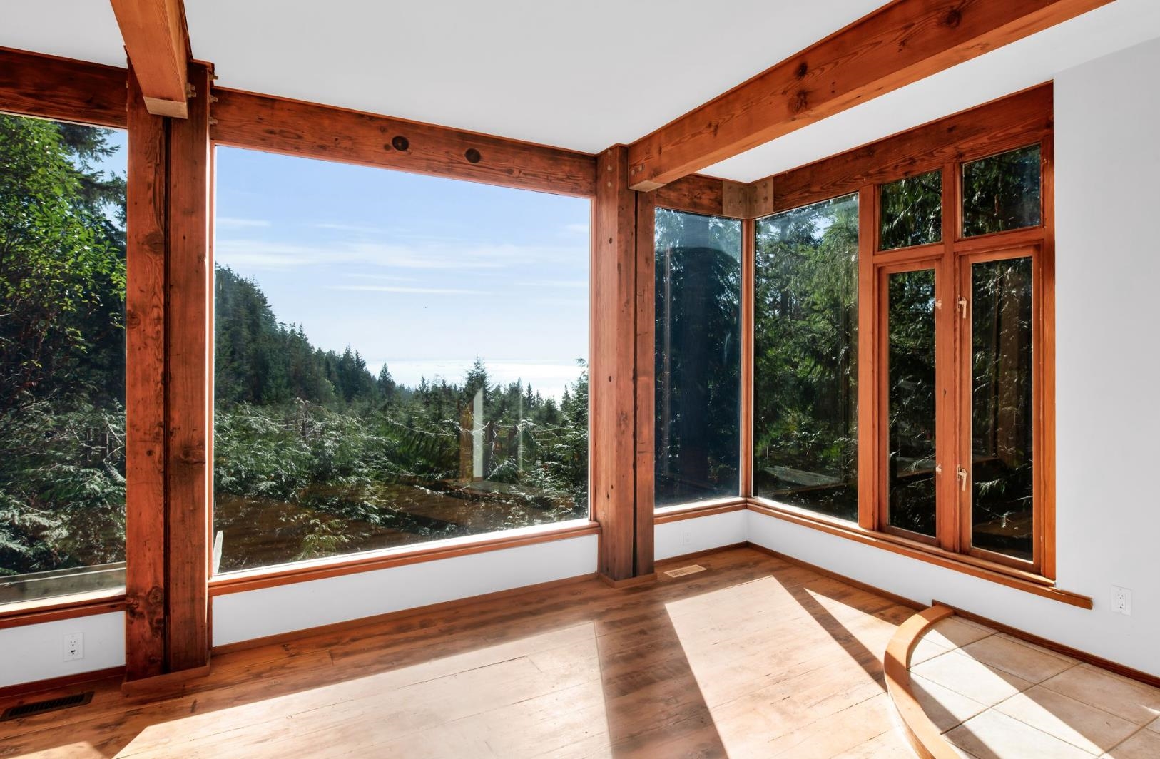 1091 Cowan Point Drive, House other with 4 bedrooms, 3 bathrooms and 3 parking in Bowen Island BC | Image 4