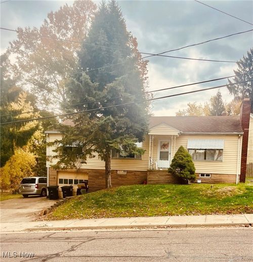 710 Clearview Ave, Akron, OH, 44314-3315 | Card Image