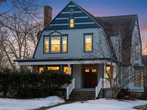 418 Broad St, Oneida, NY, 13421-2432 | Card Image