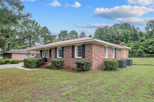 4914 Pinewood Dr, Hope Mills, NC, 28348-8878 | Card Image