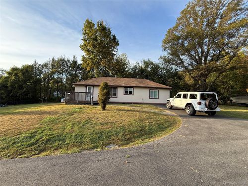 809 Mount Airy Rd, New Windsor, NY, 12553-8965 | Card Image