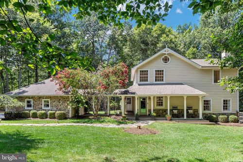 328 Canterwood Ln, Great Falls, VA, 22066-1126 | Card Image