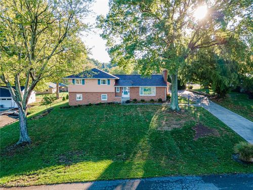 1681 Knob Hill Dr, Coshocton, OH, 43812-3136 | Card Image