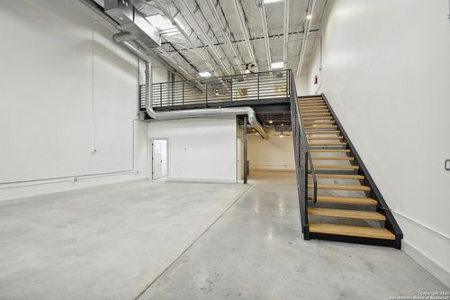 217-215 Coca Cola Pl, San Antonio, TX, 78219 | Card Image