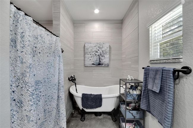 9017 County Line Rd, House other with 3 bedrooms, 3 bathrooms and null parking in LITHIA FL | Image 63