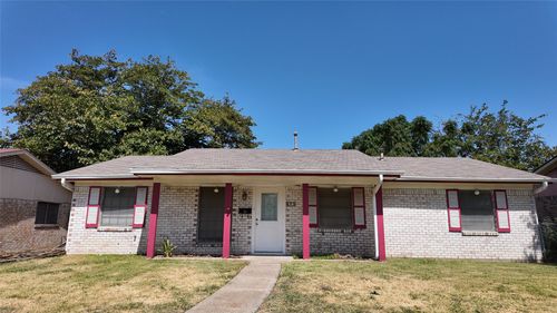 813 Waikiki Dr, Garland, TX, 75043-2622 | Card Image