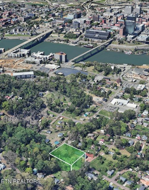 2605 Incline St, Knoxville, TN, 37920-2019 | Card Image