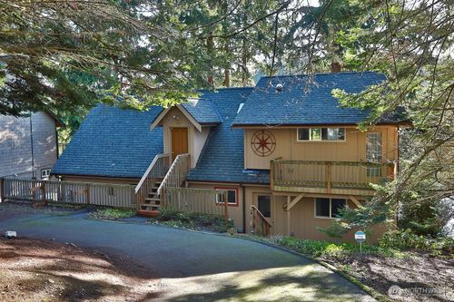 1015 Honeymoon Lake Dr, Greenbank, WA, 98253-6316 | Card Image