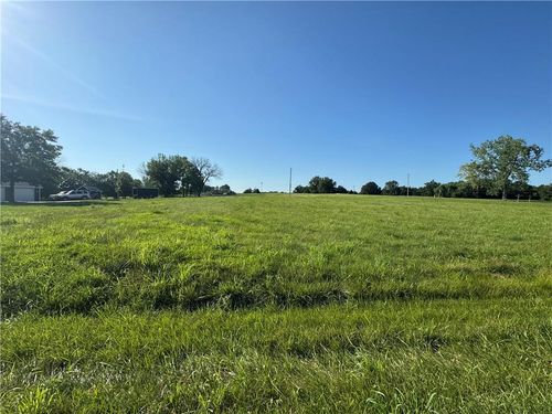 2219 Row Boat Dr, Gallatin, MO, 64640 | Card Image