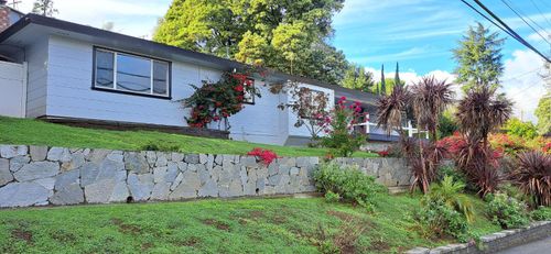 8019 Sterling Dr, Oakland, CA, 94605-3623 | Card Image