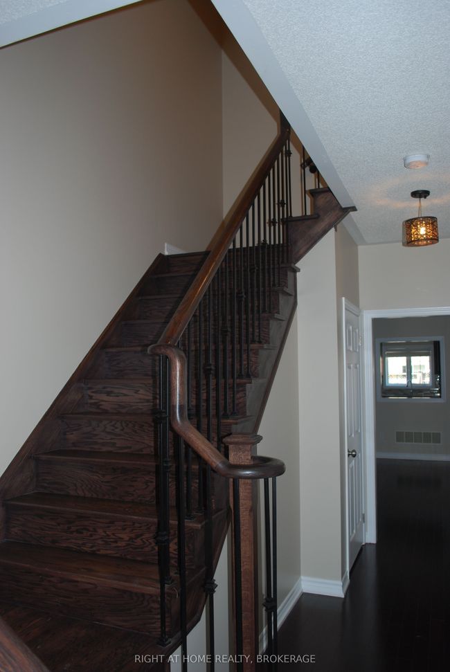 60 Zachary Pl, House attached with 4 bedrooms, 3 bathrooms and 2 parking in Vaughan ON | Image 18