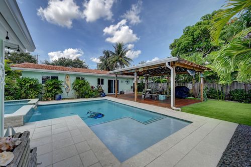 351 Ne 41st St, Oakland Park, FL, 33334-1448 | Card Image