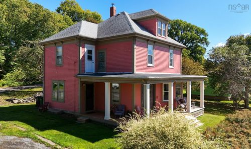 311 Pelham St, Lunenburg, NS, B0J2C0 | Card Image