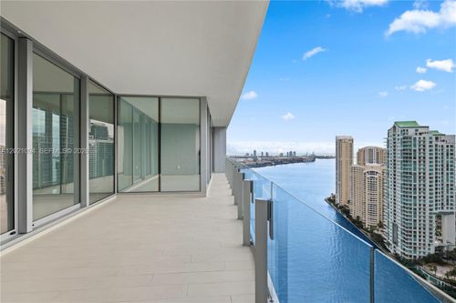 3404-300 Biscayne Boulevard Way, Miami, FL, 33131-2477 | Card Image