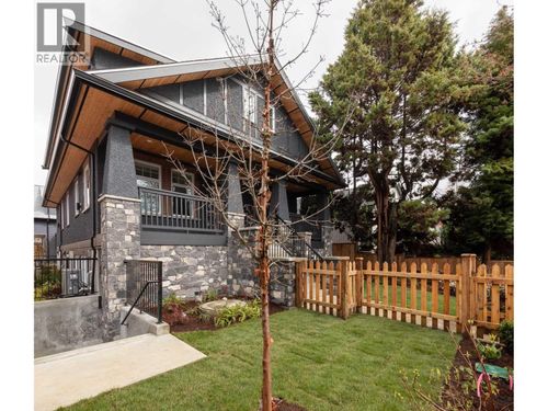 853 19th Ave E, Vancouver, BC, V5V1K6 | Card Image