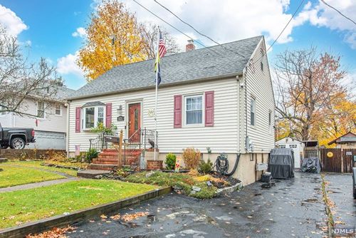 121 Riverdale Road, Pompton Lakes, NJ, 07442 | Card Image