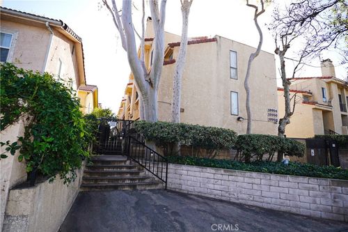 3-18954 Sherman Way, Reseda, CA, 91335-7730 | Card Image
