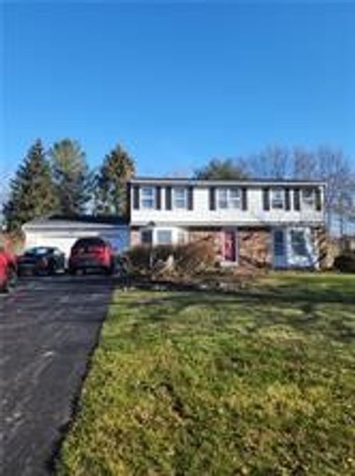 6 Foxpointe Cir, Fairport, NY, 14450-9147 | Card Image