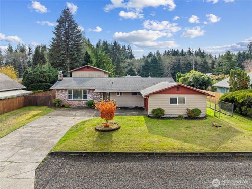 1209 Dundee Dr, Cosmopolis, WA, 98537-3935 | Card Image