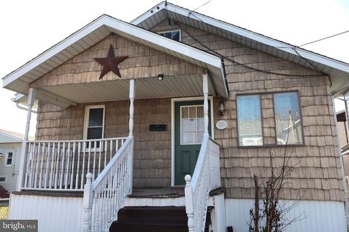 16 E 2nd Ave, RIDGELEY, WV, 26753 | Card Image