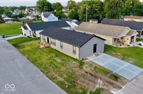 819 W Tanner St, Brownstown, IN, 47220-1121 | Card Image