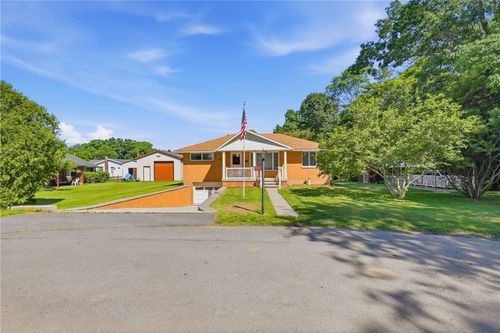 704 Gail St, Johnstown, PA, 15902-3908 | Card Image