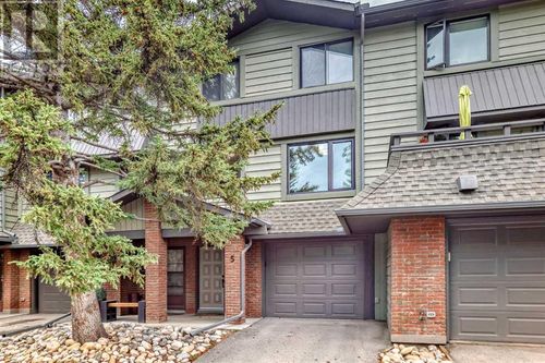 10030 Oakmoor Way Sw, Calgary, AB, T2V4S8 | Card Image