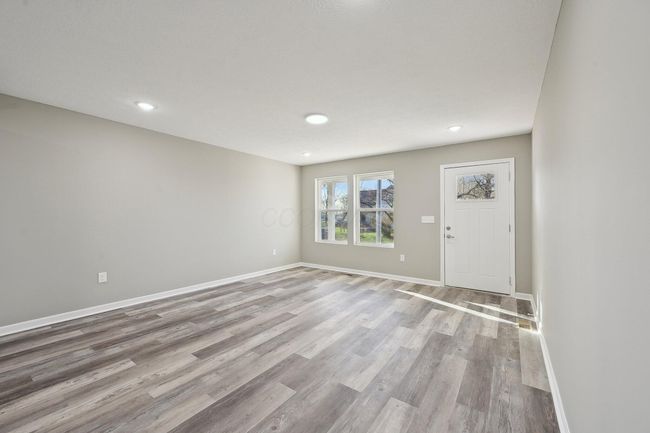 26 Miron St, House other with 3 bedrooms, 2 bathrooms and null parking in Bloomingburg OH | Image 11