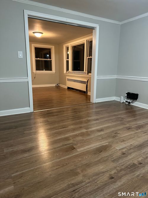 574 S Quaker Ln, West Hartford, CT, 06110-1022 | Card Image