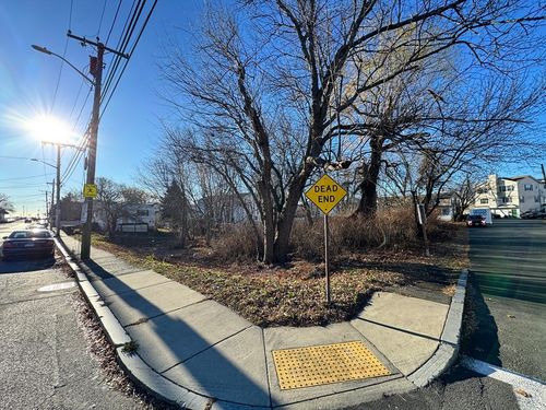 6 Beverly St, Revere, MA, 02151-4814 | Card Image