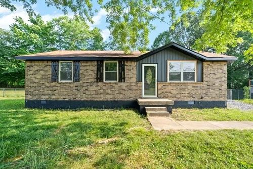 338 Woodale Dr, Clarksville, TN, 37042-3932 | Card Image