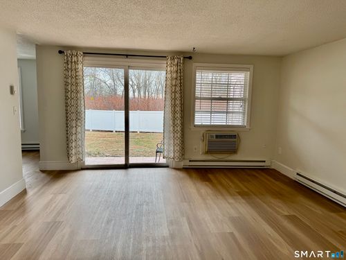 8-8 Heather Rdg, Shelton, CT, 06484-4642 | Card Image