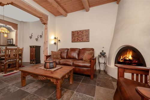 105-1405 Vegas Verdes, Santa Fe, NM, 87507-3010 | Card Image