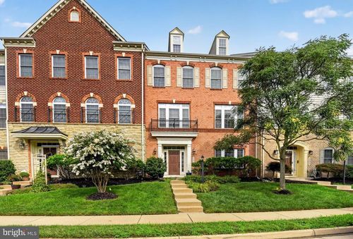 24949 Earlsford Dr, CHANTILLY, VA, 20152-4385 | Card Image