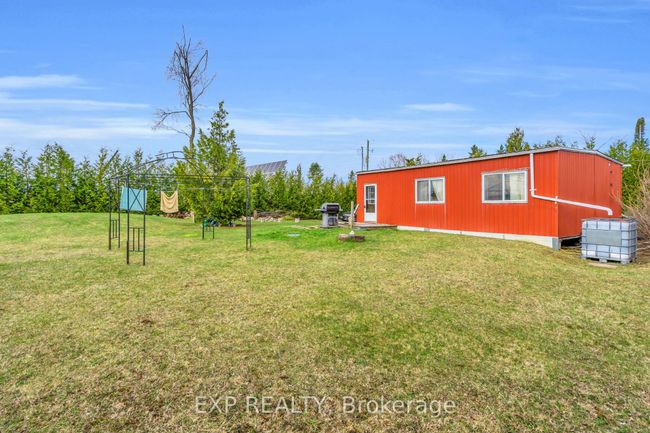 70 Red Cap Beach Rd, Home with 2 bedrooms, 1 bathrooms and 5 parking in Kirkfield ON | Image 6