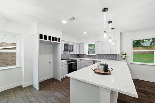 2428 Meadow Crk, Bedford, TX, 76021-4914 | Card Image
