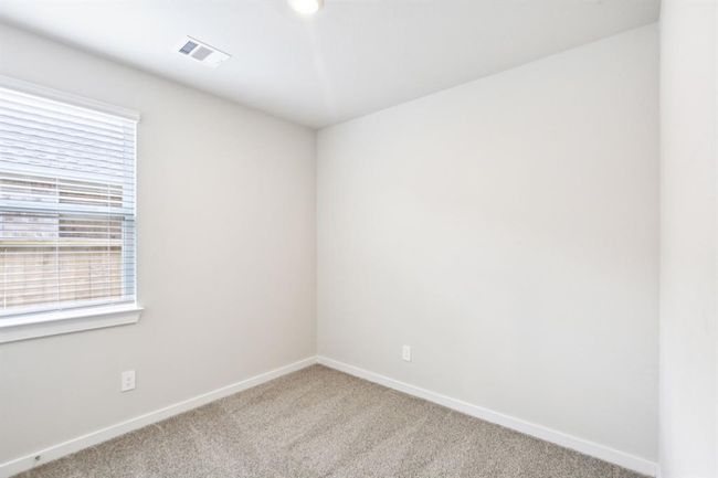 6717 Chinapkin Oak Ln, House other with 3 bedrooms, 2 bathrooms and 2 parking in Conroe TX | Image 16