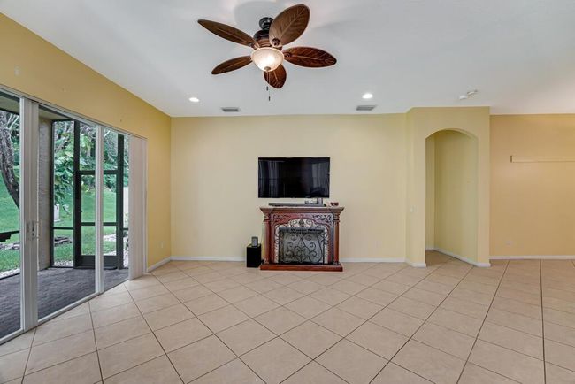 7562 Starfish Reef Ln, House other with 3 bedrooms, 2 bathrooms and null parking in Lake Worth FL | Image 59