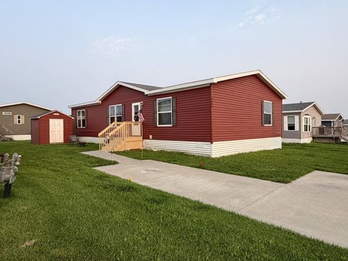 2020 Peregrine Ave Nw, Stewartville, MN, 55976-1197 | Card Image