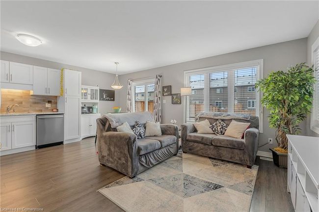 111 Heron St, Townhouse with 3 bedrooms, 3 bathrooms and 2 parking in Welland ON | Image 6