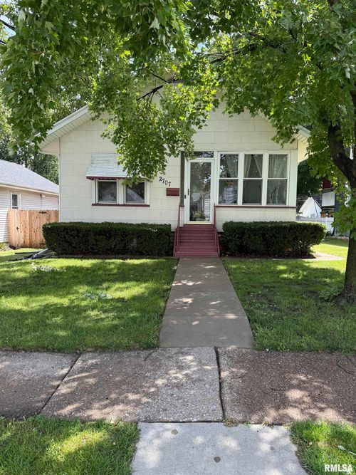 2707 Bridge Ave, Davenport, IA, 52803-1913 | Card Image