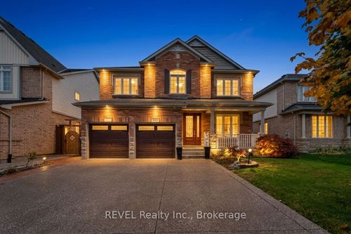 8892 Kudlac St, Niagara Falls, ON, L2H0C5 | Card Image
