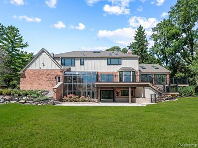 221 Lone Pine Road, Home with 4 bedrooms, 4 bathrooms and null parking in Bloomfield Hills MI | Image 3